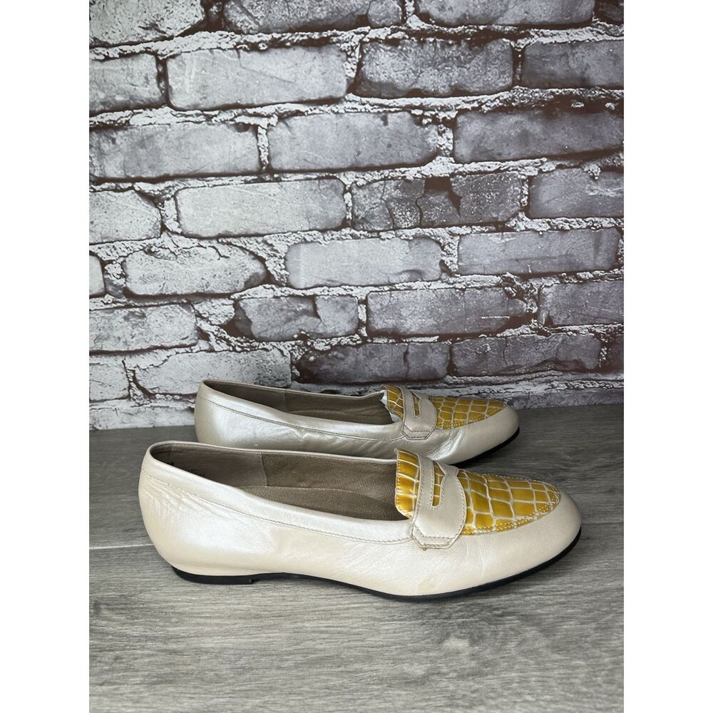 MUNRO Yellow Croc Embossed Pearl Beige Penny Loafers Shoes Women Sz 11M US/42EU - Picture 7 of 16